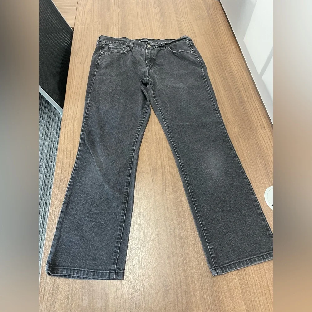 Women’s Faded Black Levi’s 505 Straight Leg Black Label size 14 Short